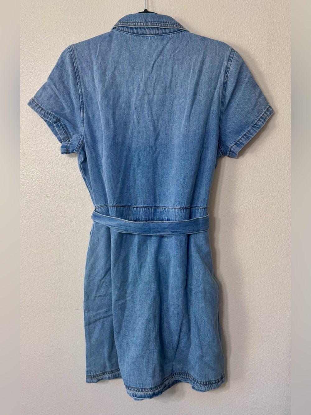 Frye Light Wash Denim Belted Button Front Shirt Dress Size Medium - Picture 6 of 6